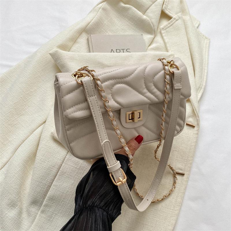 

Популярна цьогорічна маленька квадратна сумка, осінь 2024, нова сумка для жінок, повсякденна, корейська версія, сумка-мессенджер, модна та проста сумка через плече