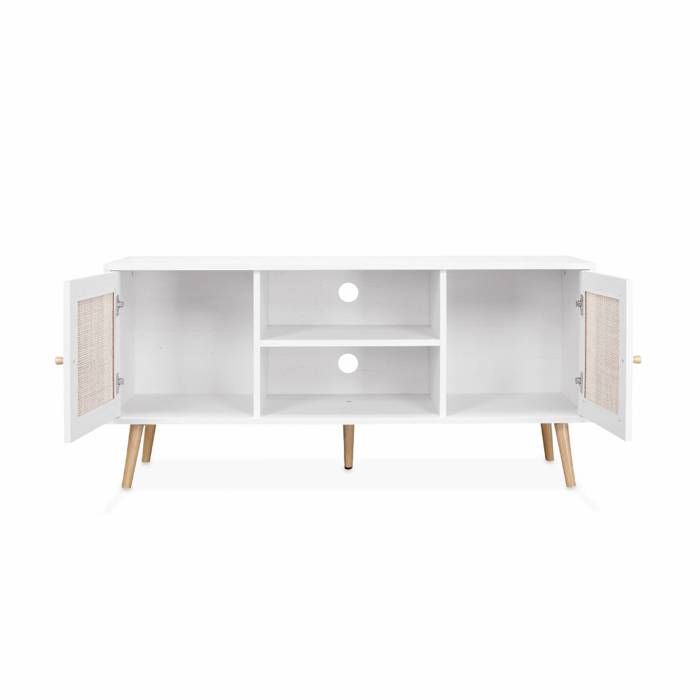 Meuble TV en cannage 120x39x56.5cm - Bohème - Blanc. 2 niveaux. 2 étagères. 2 portes. pieds scandinaves