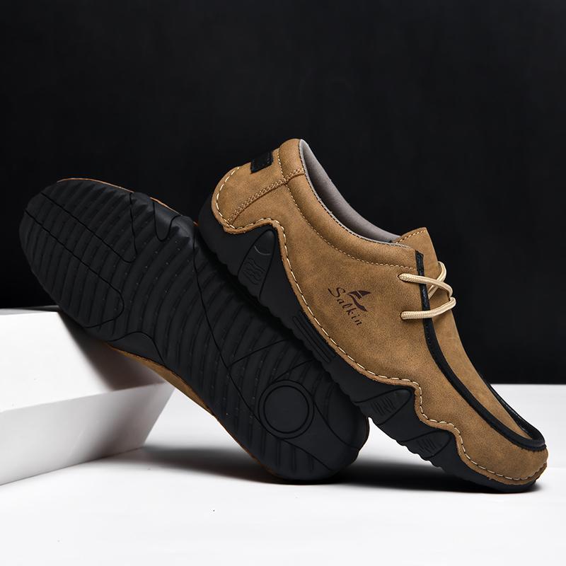 Men’s White Driving Shoes Handmade Moccasins Casual Retro Men’s Outdoor Wide Shoes Plus Size Anti Slip Boat Shoes