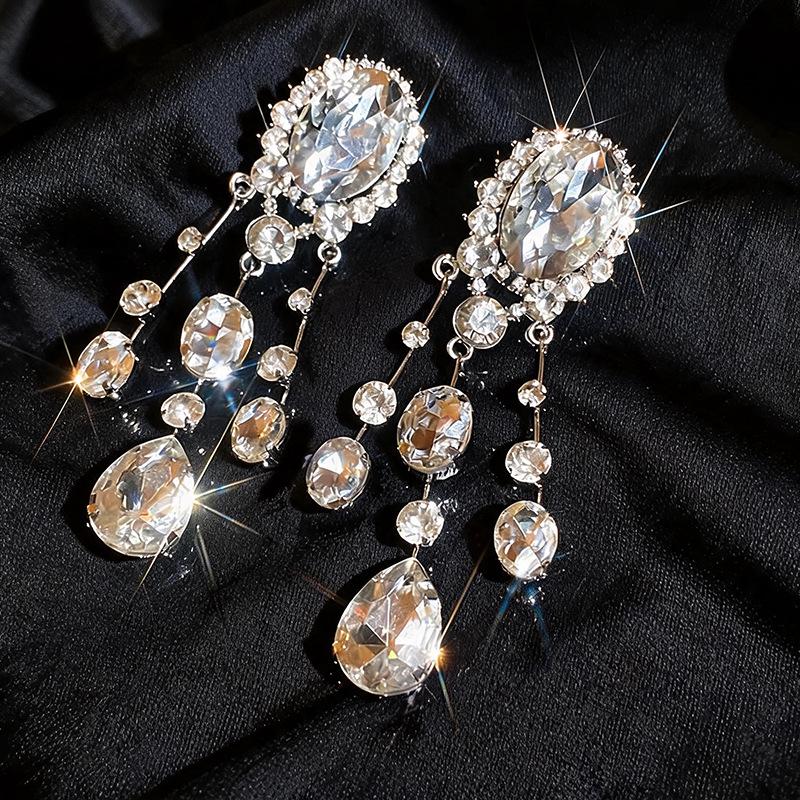 Elegant Rhinestone Oval Water Drop Tassel Clip-On Earrings