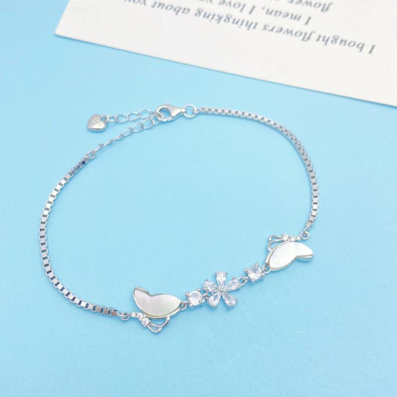 S925 Sterling Silver Small Fish Bracelet for Women - Elegant, Fashionable Design, Cool and Versatile Hand Jewelry