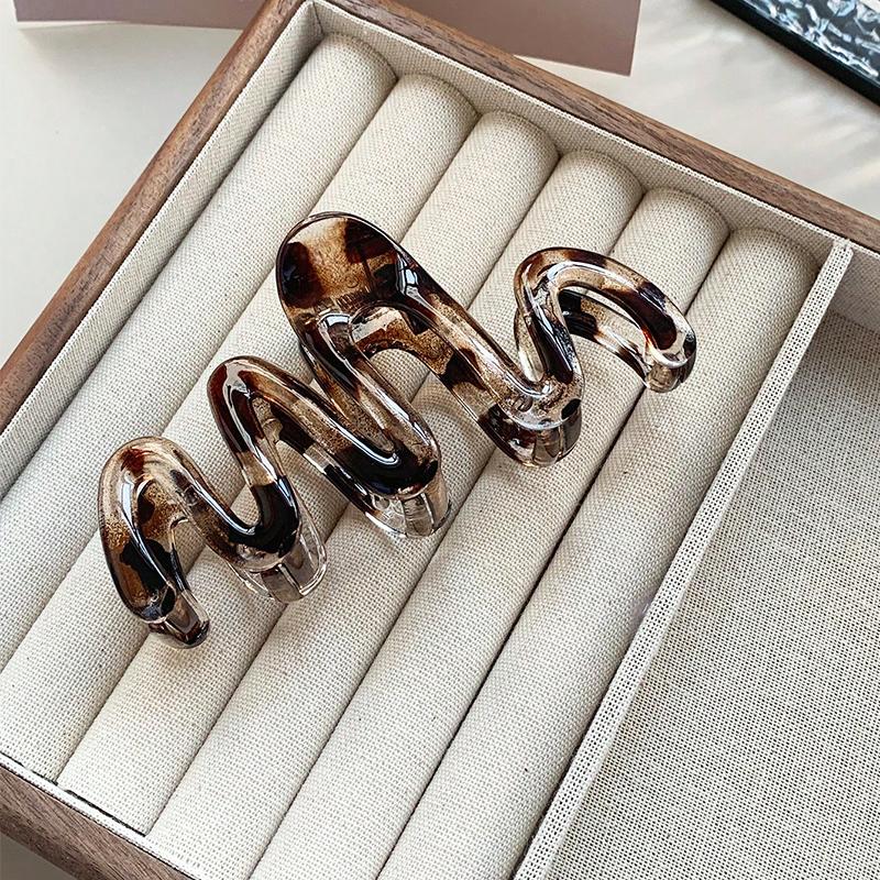 Women's Y2K Wavy High Glossy Amber Brown 11cm/4.33in Large Lightweight Plastic Hair Clip Elegant Minimalistic Hair Accessories