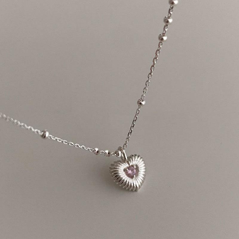Vertical Diamond Inlaid Mini Love Necklace with Versatile Heart Shaped Zircon Collarbone Chain
