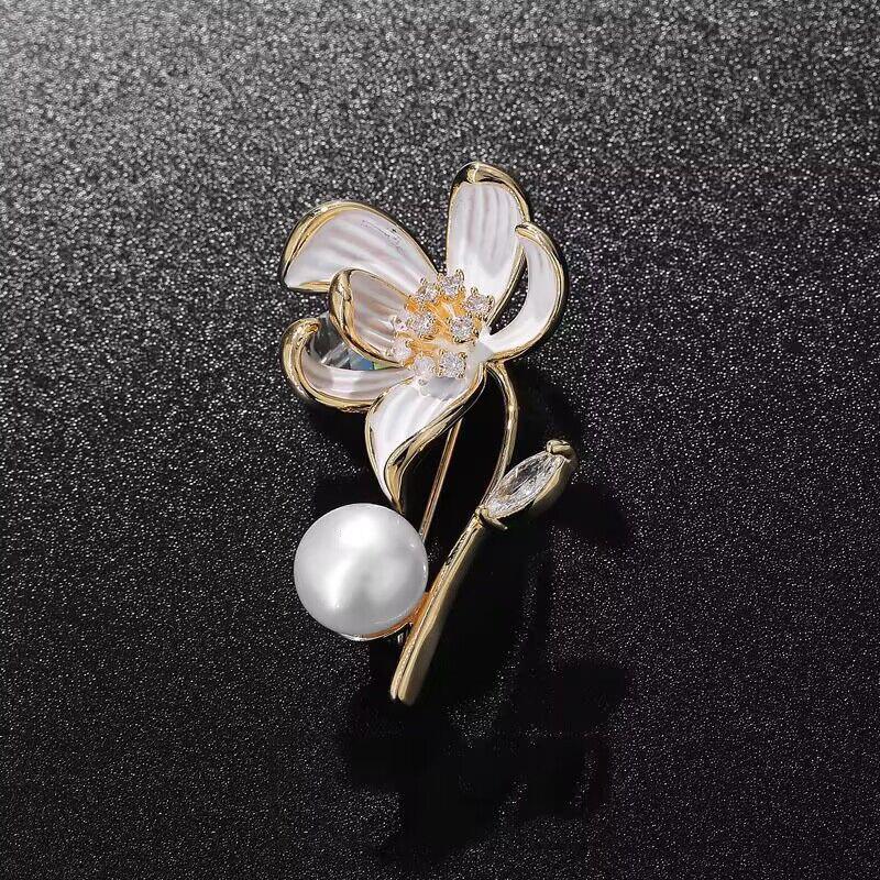 Elegant Luxury Enamel Diamond Pearl 3D Flower Brooch for Women – Anti-Exposure Pin Accessory