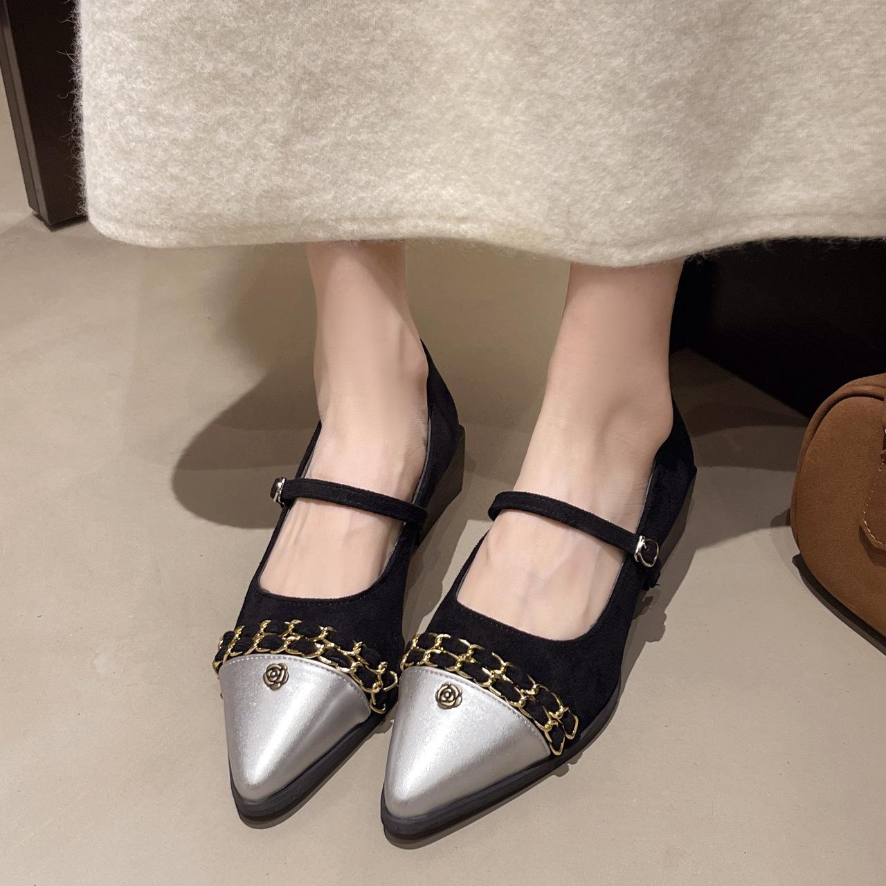 

Flat bottom black pointed single shoes women s shoes 2025 new spring and autumn retro French temperament Mary Jane evening shoes 40 чорний
