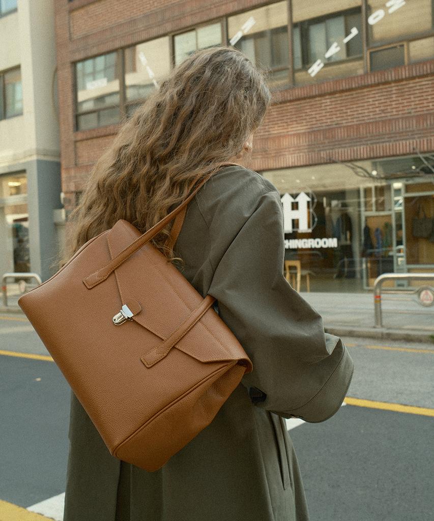 Reframe Timeless Shoulder Flap Bag Series Laptop Off-Skin Leather Tan