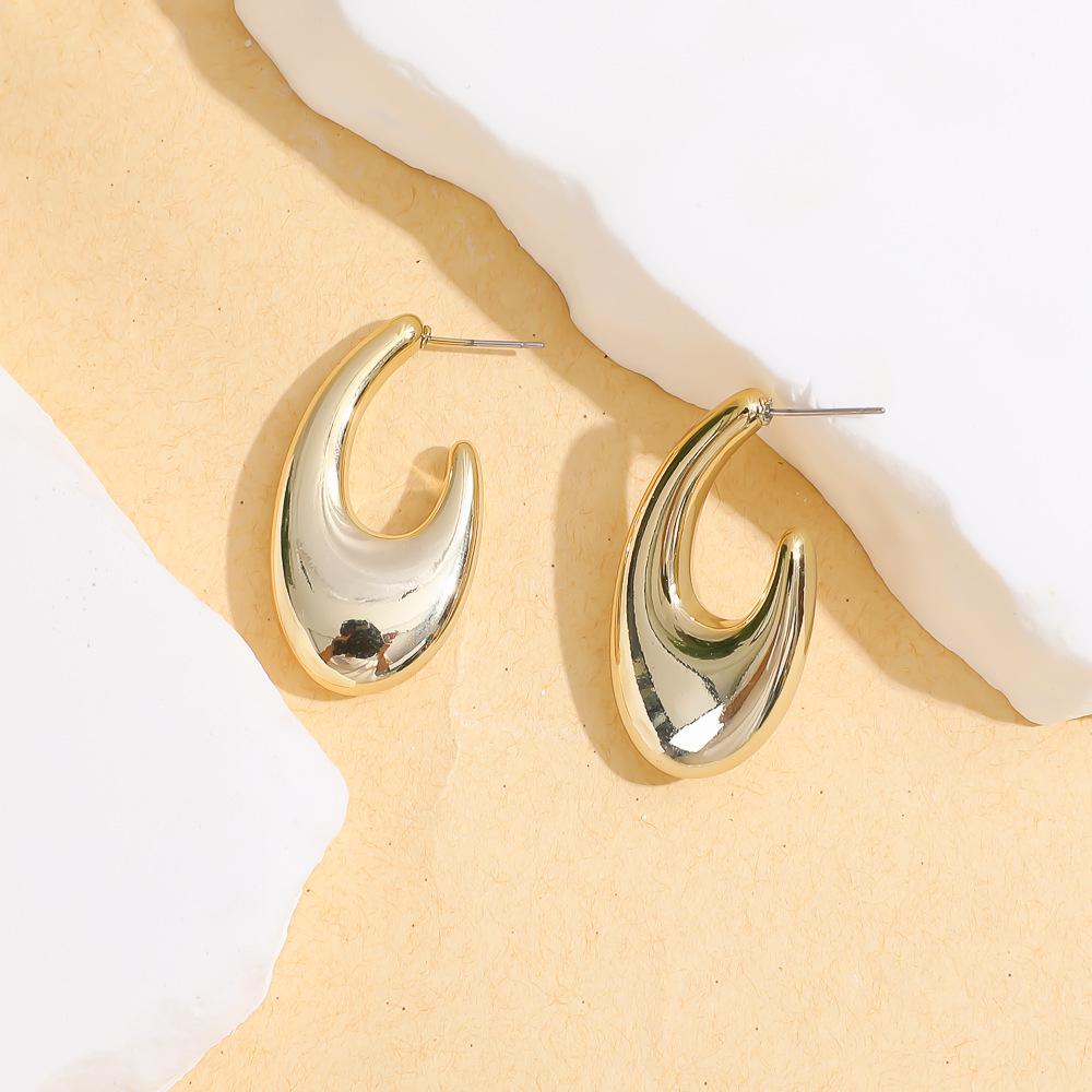 New Products Are Hot, Fashionable, Simple and Versatile, Hepburn Style Geometric Niche Earrings, Exquisite High-end Earrings.