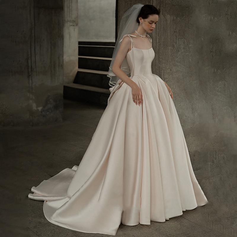 2025 Vintage Satin Halterneck Wedding Dress - Simple, Elegant Evening & Photography Style