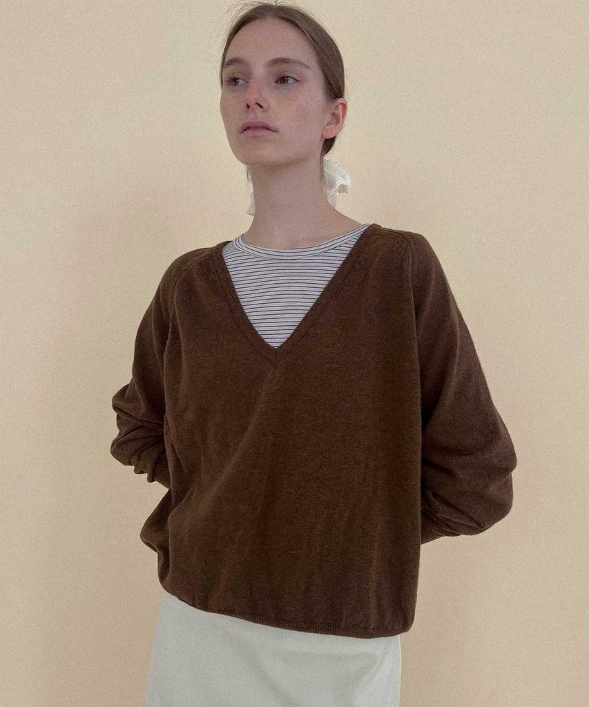 STUDIO SALT Classic V-Neck Pullover_Brown