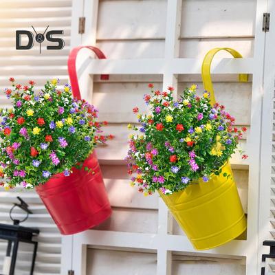 Künstliche Formschnitt-Kugelbäume, UV-beständige Kunstpflanzen mit Blumen, Kunstgrün, Sträucher mit Erdspieß für die Dekoration von Innenhöfen und Verandas