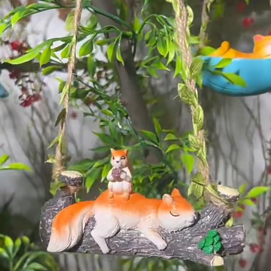 Gartenfigur Hohe Simulation Synthetisches Harz Schlafendes Eichhörnchen Design Hängende Dekoration Simulierte Blatt Schaukel Ornament