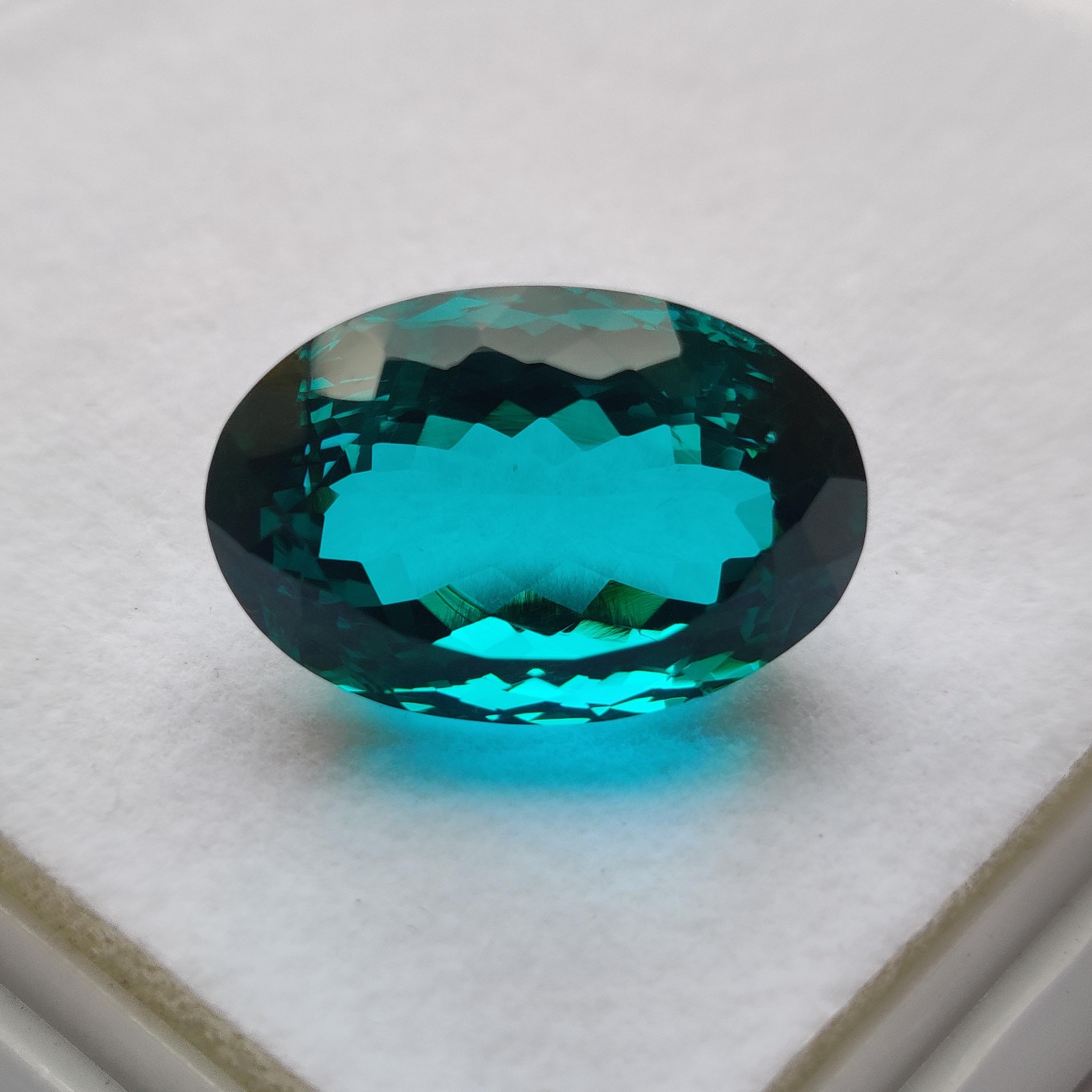 

38,10 карат, Овальная огранка, Натуральный стеклянный камень, Граненый рассыпной камень, Размер камня 26x17x14. 38.10 Carat, 26x17x14 MM