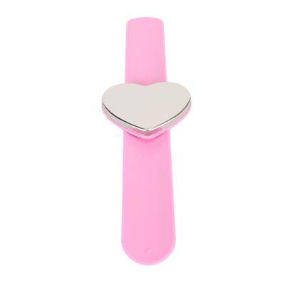 Magnetic Sewing Pincushion Heart Shaped Silicone Band Light Smoothing Wrist Pin Holder for Tailor Sewing Barber DIY