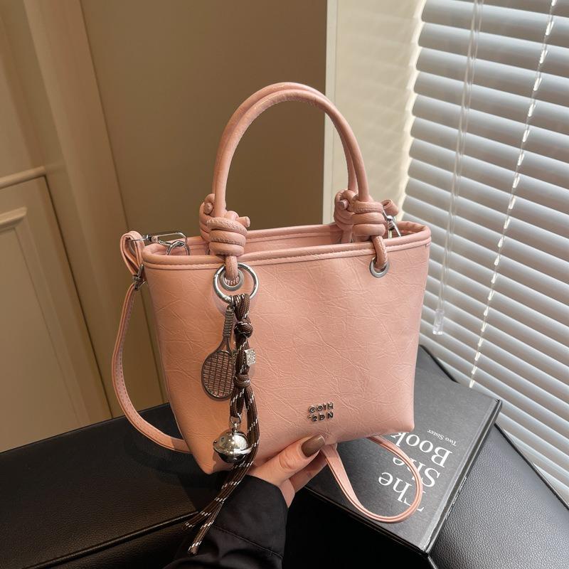 Simple and stylish handbag New retro texture bucket bag trendy solid color commuter shoulder messenger bag