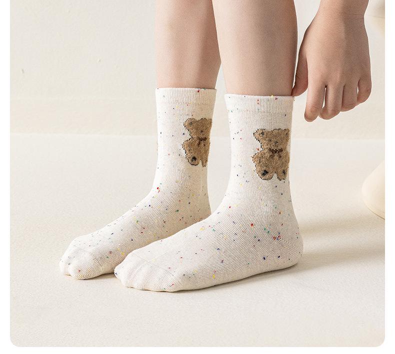 Cute Children's Mid-Calf Cotton Socks for Girls - Cartoon Bear and Dot Design for Spring, Autumn, and Winter.
