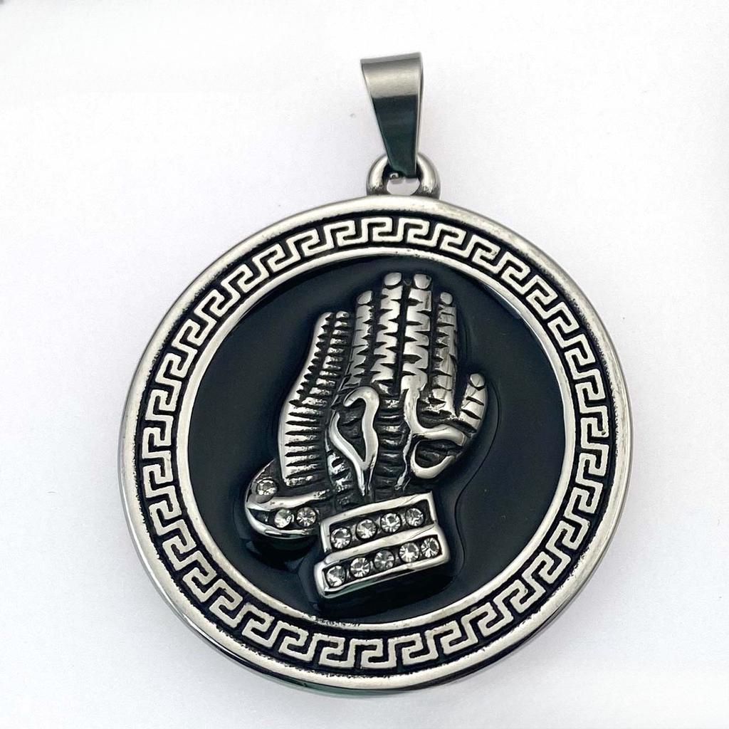 Personality Hip Hop Medallion Painting Oil Dripping Oil Prayer Hands Hands Palm Stainless Steel Pendant Titanium Steel Necklace
