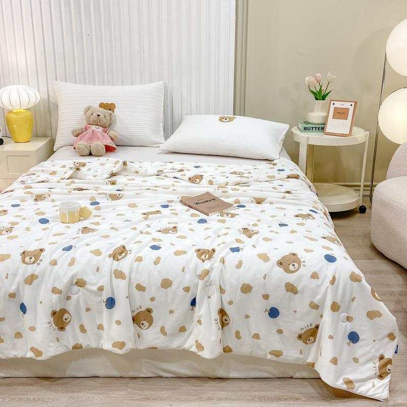 Cool Feeling Class A Ice Cream Summer Cool Quilt, Household Solid Color Summer Quilt Machine Washable Air Conditioner Quilt Summer Ice Silk Thin Quilt