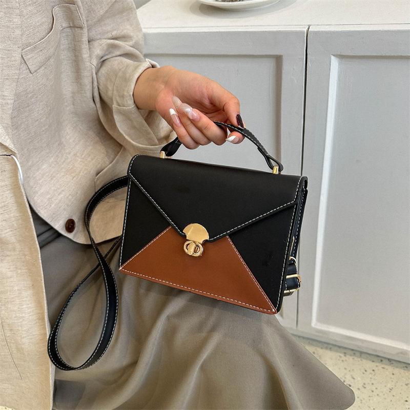 Сумки через плечо в консервативном стиле для женщин — фото 5