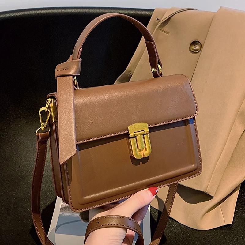 Versatile Messenger Bag Women's New Trendy Retro Portable Small Square Bag Niche Texture Shoulder Bag