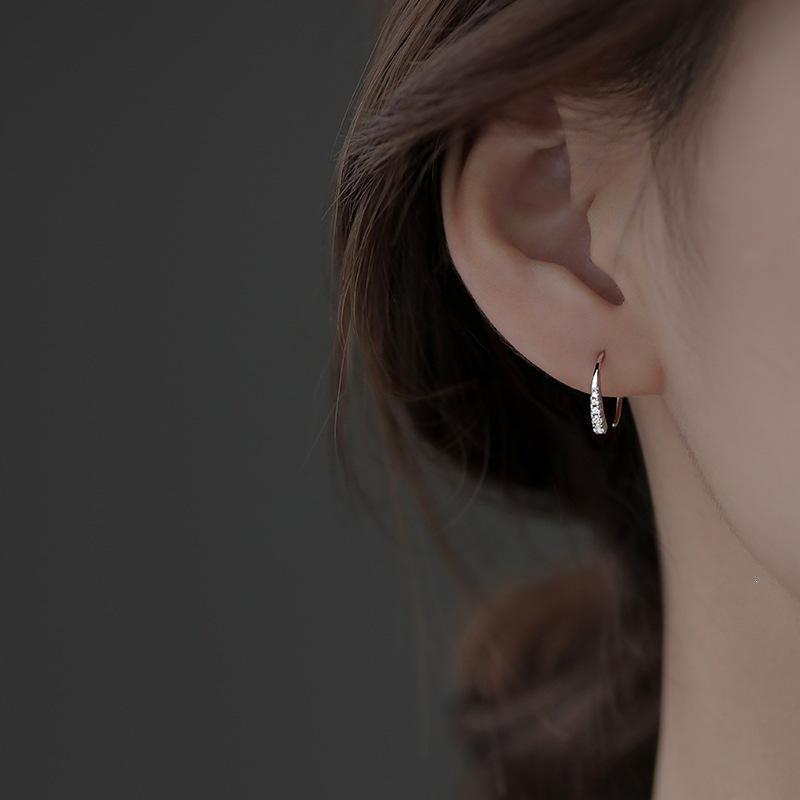 2023 New Style Light Luxury 925 Sterling Silver Sparkle Diamond Stud Earrings for Women