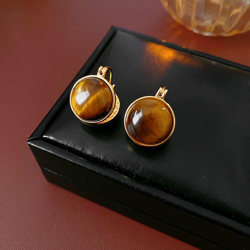 Подержанные круглые серьги-пусеты Mellerd  Тигровый глаз  - Простые, универсальные, модные пусеты высокого класса для женщин.