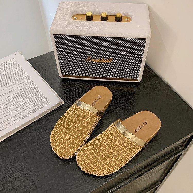 Niszowe tkane puste siateczkowe chłodne kapcie damskie buty do noszenia 2025 nowe letnie na płaskiej podeszwie oddychające sandały z zakrytą piętą