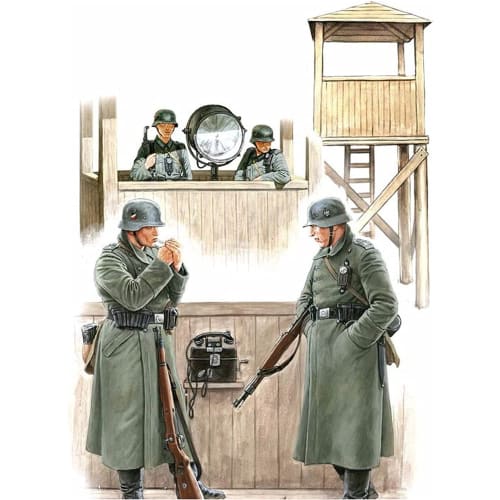Master Box 1/35 Scale German Searchlight Watchtower and Guard (Set of 4) Plastic Model Kit MB35046