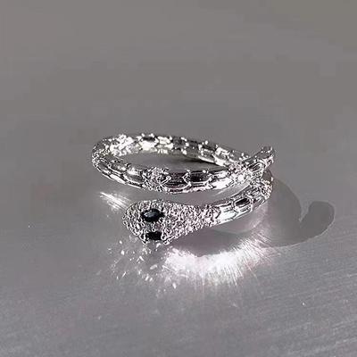 Eleganter Ring in Schlangenform: Einzigartiges High-End-Design für Männer und Frauen
