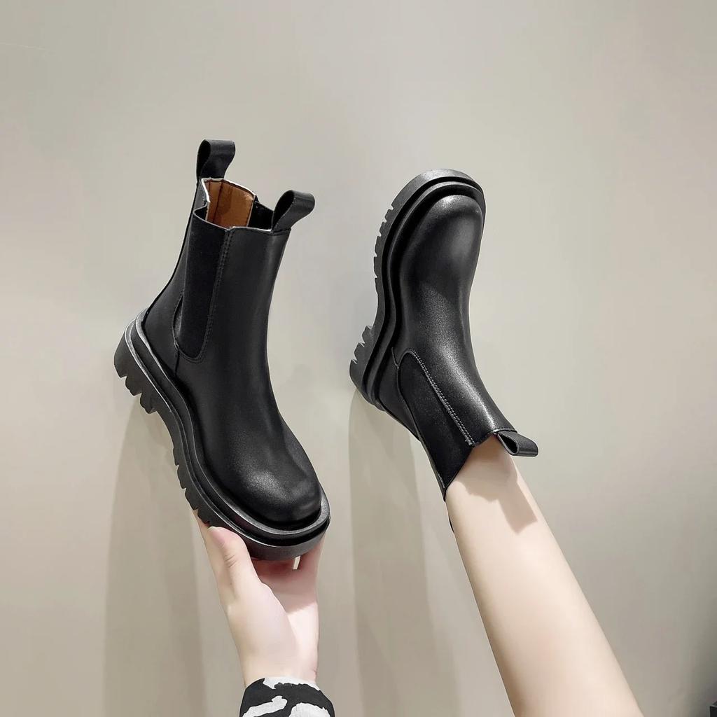 Módní dámské boty Horké luxusní Chelsea boty se silnou podrážkou Dámské ploché ležérní boty Vysoce kvalitní módní obuv pro ženy Zapatos De Mujer