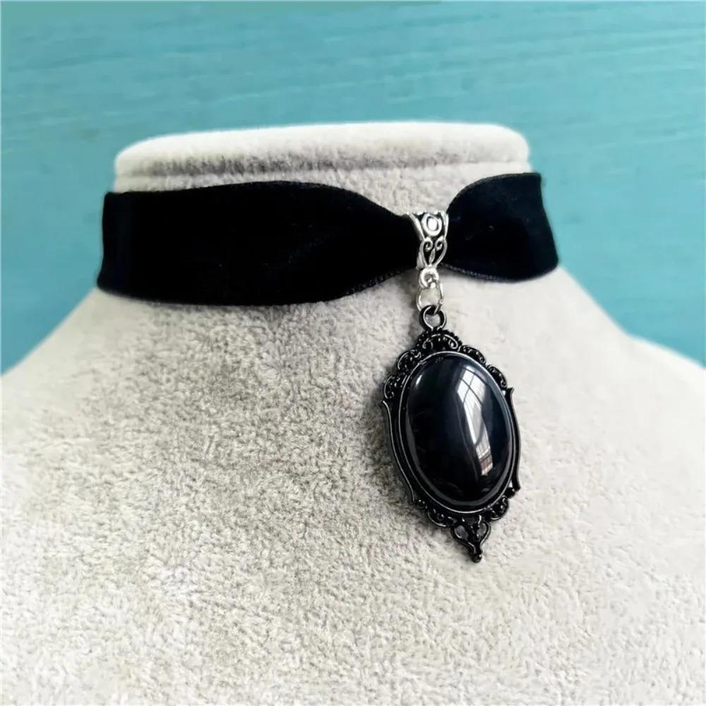 Black Clavicle Collar Necklace Gothic for Women Chokers Vintage Velvet Short  Necklaces
