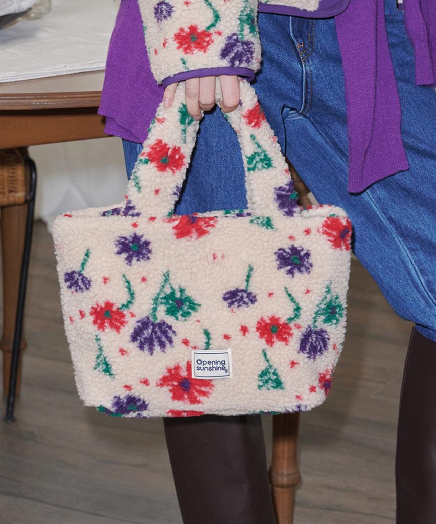 Opening Sunshine Flower Shearling Tote Bag_Beige
