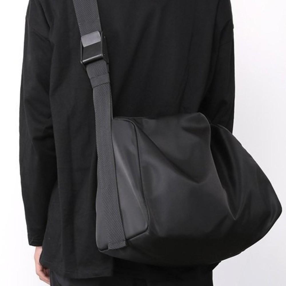 Adjustable Strap Gym Waterproof Bag Water-Resistant Crossbody Sports Bag Fitness Training Bag  Men
