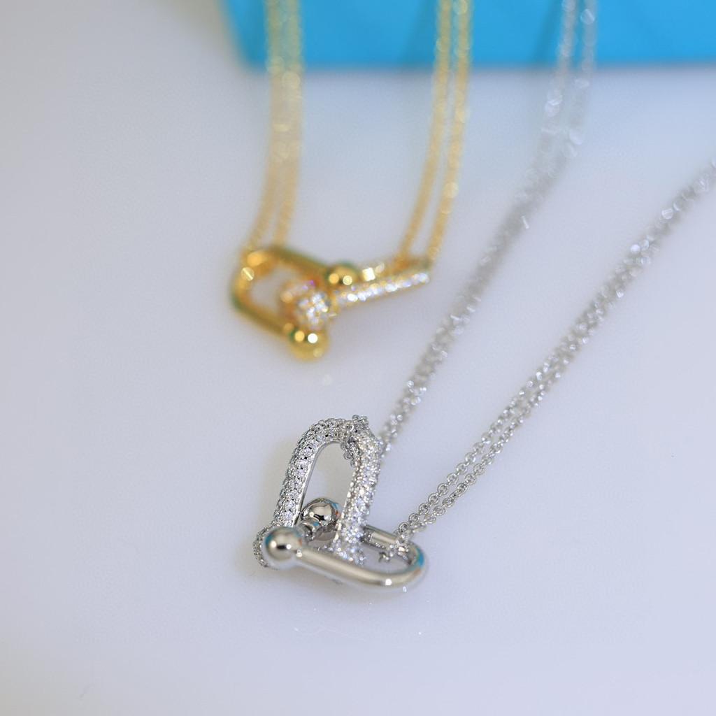 Double ring necklace electroplated with 18k precision high version, elegant subversive spirit coexists. Strolling through New York's Ladies' jewelry