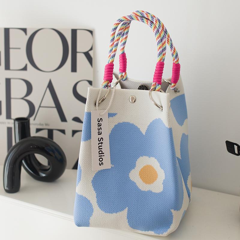 Stilvolle japanisch-koreanische Strickhandtasche: Große Tragetasche & Tragbare Pendel-Quadrat-Tasche