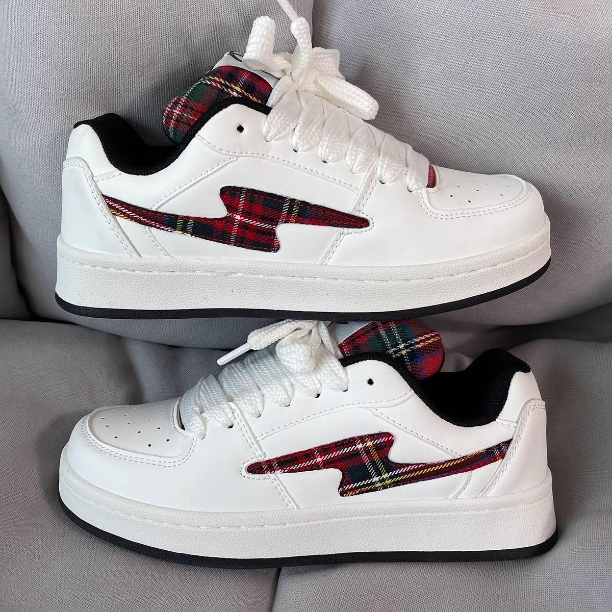 

Platform white shoes women s 2025 new spring and autumn platform heightening versatile casual sports board shoes lightweight breathable board shoes 35