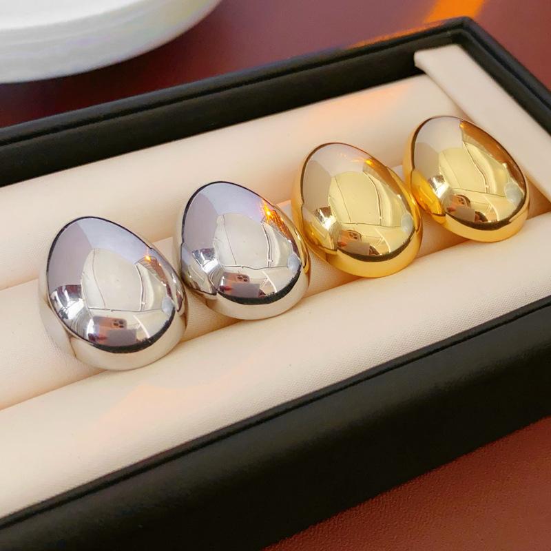 Round Mirror Earrings, Fashionable Cold Wind Studs, Light Luxury, High-end and Versatile Earrings.