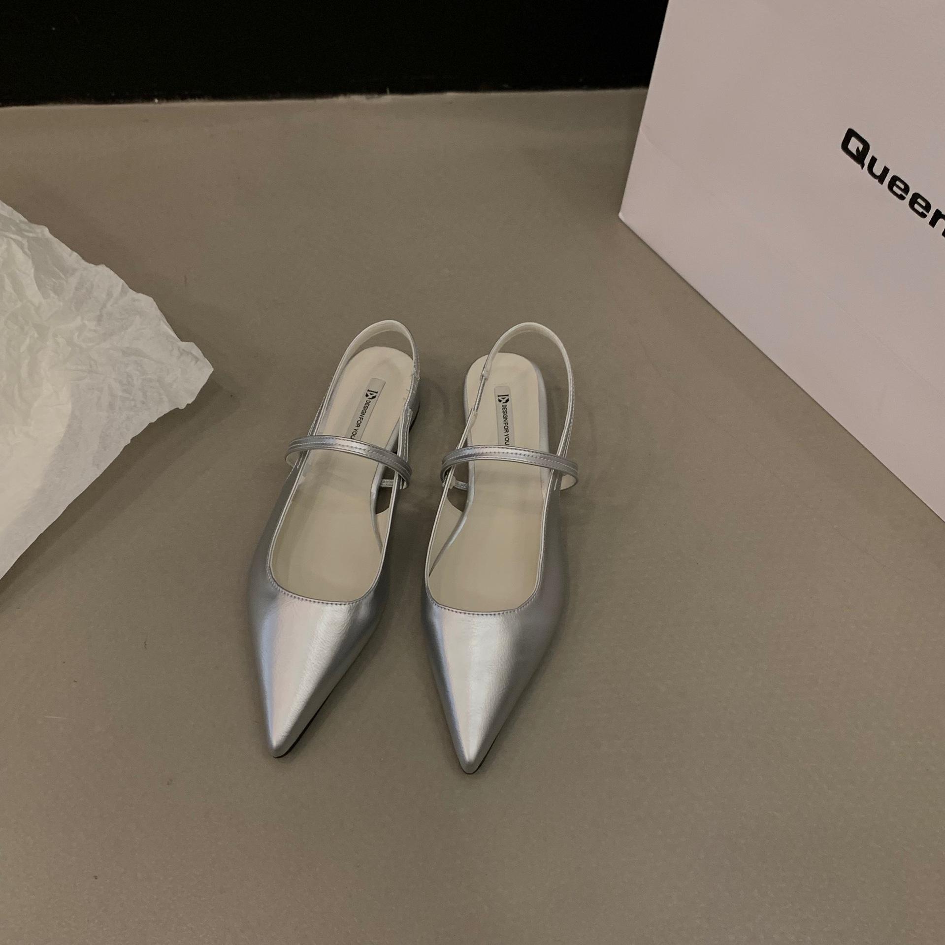 

Модные женские сандалии на плоской подошве с черным носком, новинка 2024 года, весна/лето, остроконечные серебряные туфли Мэри Джейн, женские туфли на каблуке 35 серебряный