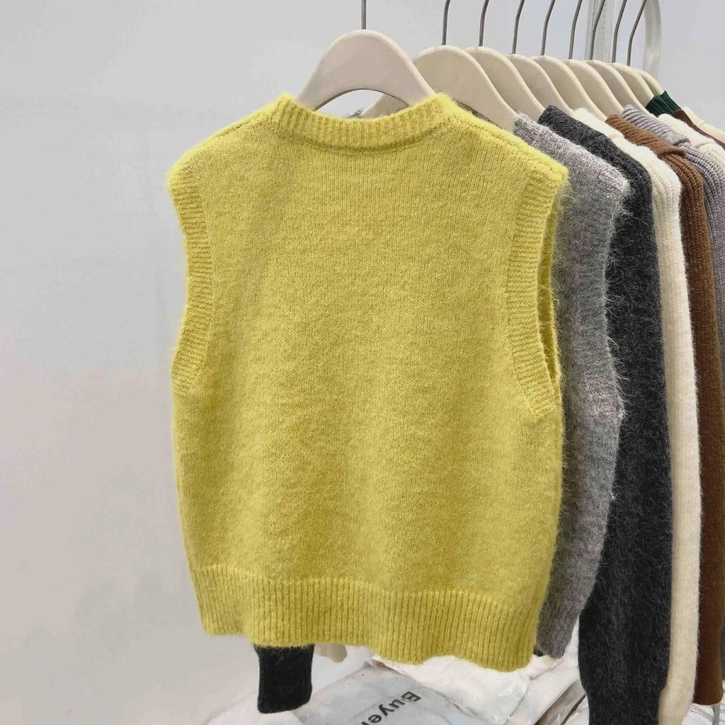 Women's 2025 Spring Cartoon Dachshund Knitted Sleeveless Vest - Western Style Waistcoat Sweater