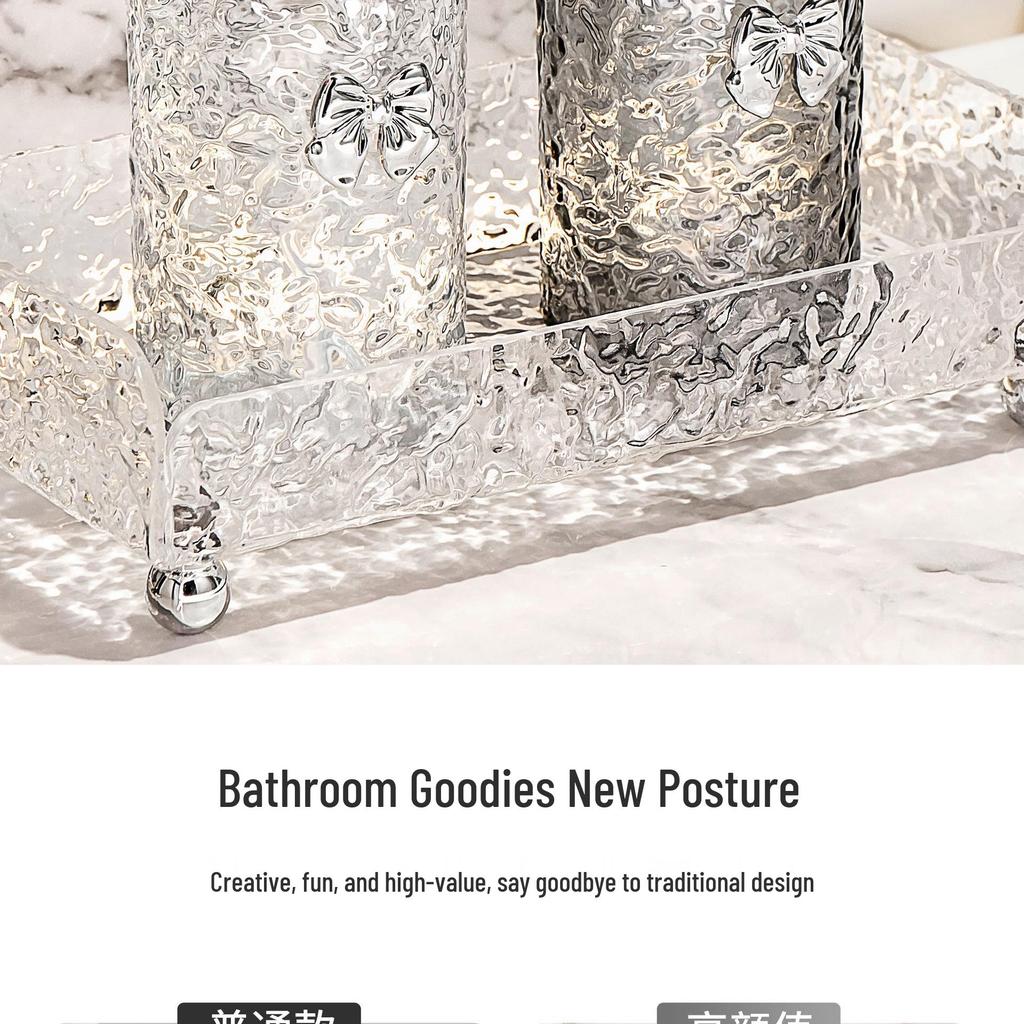 Dávkovač na pěnové mýdlo na ruce a šampon