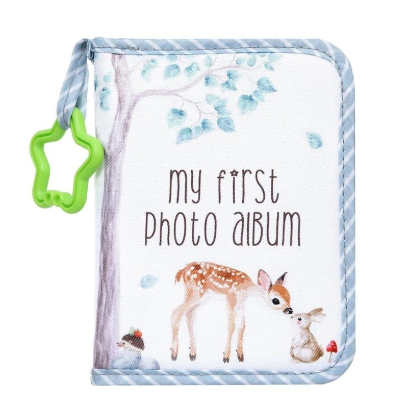 Album Photo pour Bébé à Couverture Tissu pour Naissance et Premier Anniversaire, Thème Forêt avec Bordure Bleu Clair, 14 x 18 cm Carnet de Souvenirs pour Adultes de la Famille
