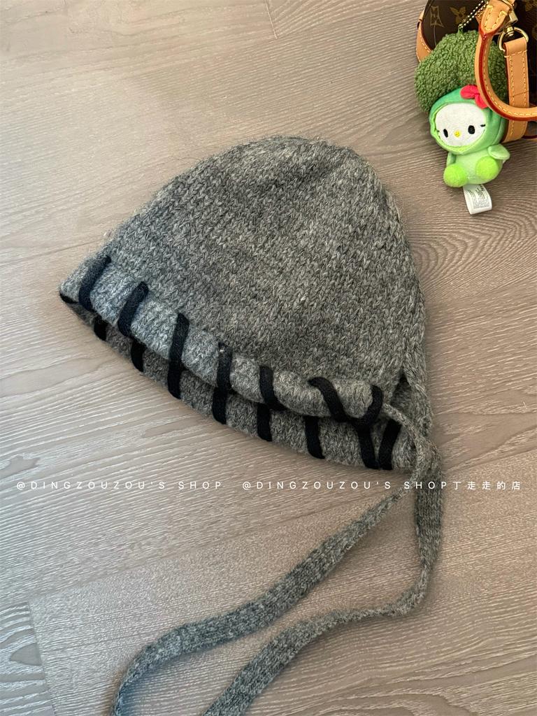 Personalized hand-stitched wool hat for women with a small face, warm ear protection in winter, knitted Lei Feng hat for women in winter