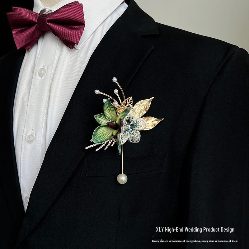 Зеленый бутоньерка Фаленопсис: Магнитная брошь для шаферов, подружек невесты, невесты, жениха, свадебная бутоньерка или для делового мероприятия.