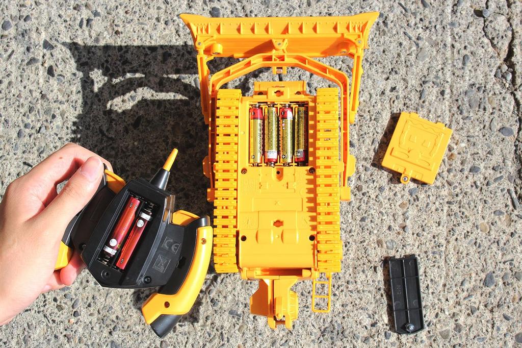 Electric RC Construction Machinery Series CAT D7E Bulldozer 1/35