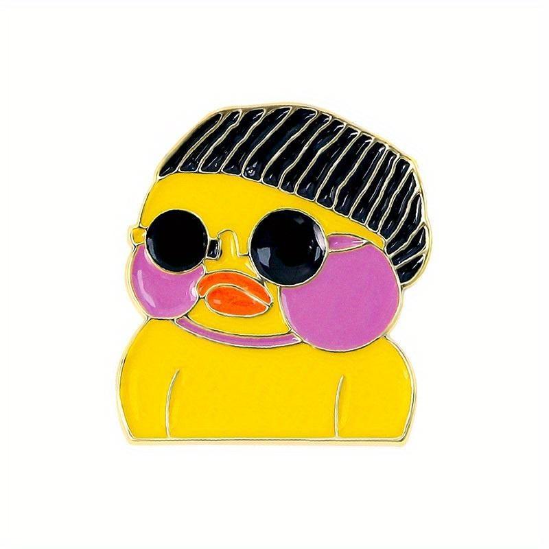 Small yellow duck brooch cute Japanese badge cartoon anti-slip button personality bag pendant Creative student decorations
