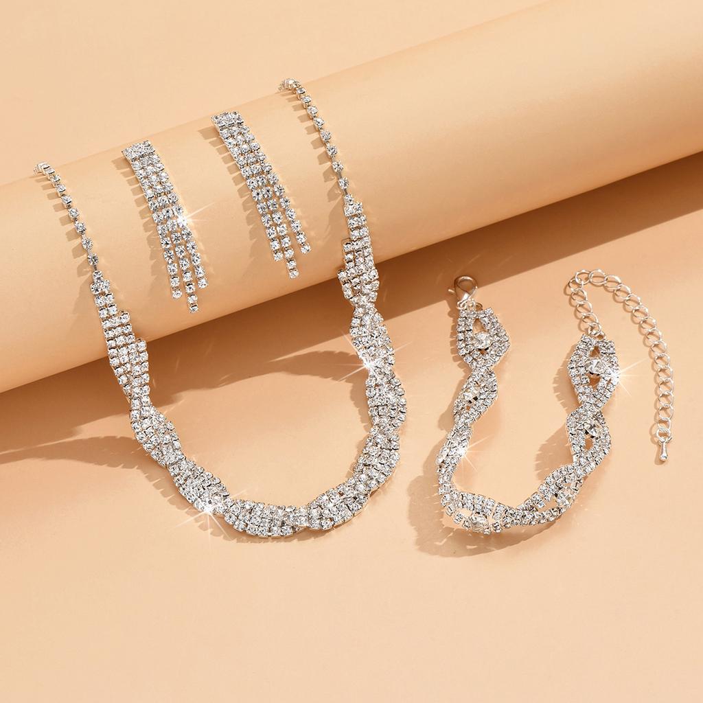 4-piece fashionable women's Zircon set with claw chains, rhinestones, necklaces, earrings, bracelets, gorgeous Zircon accessor