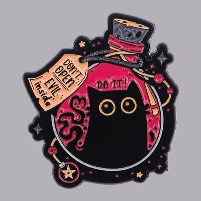 Broche en émail représentant un chat noir mignon, accessoire pour sac à dos, vêtement, bijoux de sorcière, cadeau d'Halloween