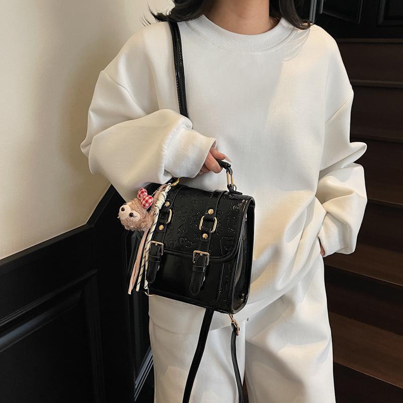 Backpack women's new spring and summer niche design sense retro fashion backpack is still trendy bag