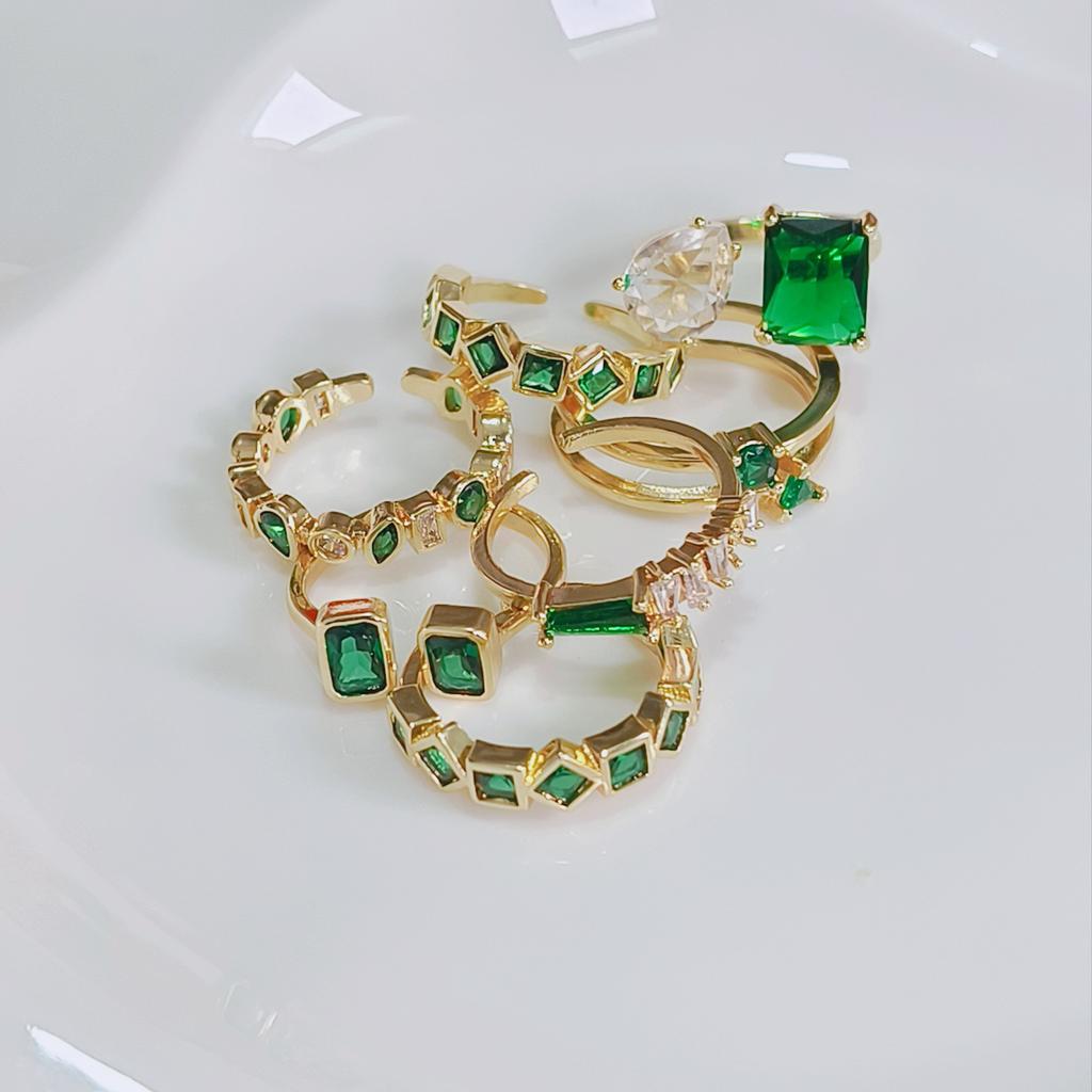 High-end retro green zircon ring European and American style temperament fashion ring