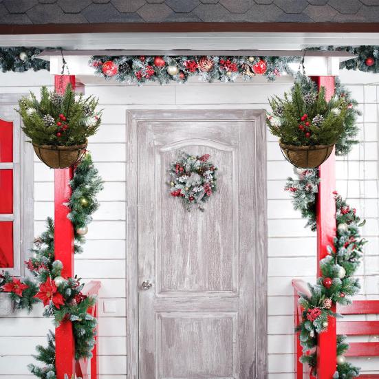 Świąteczne wiszące kosze na zewnątrz Pre-lit sztuczny kosz ze światełkami LED Szyszki jagody do dekoracji świątecznej werandy ogrodu