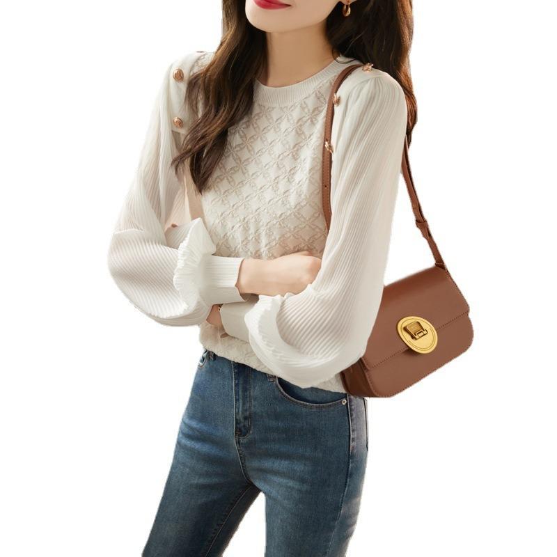 Autumn new top design sense fashion age reduction thin sweet beautiful knitted shirt women